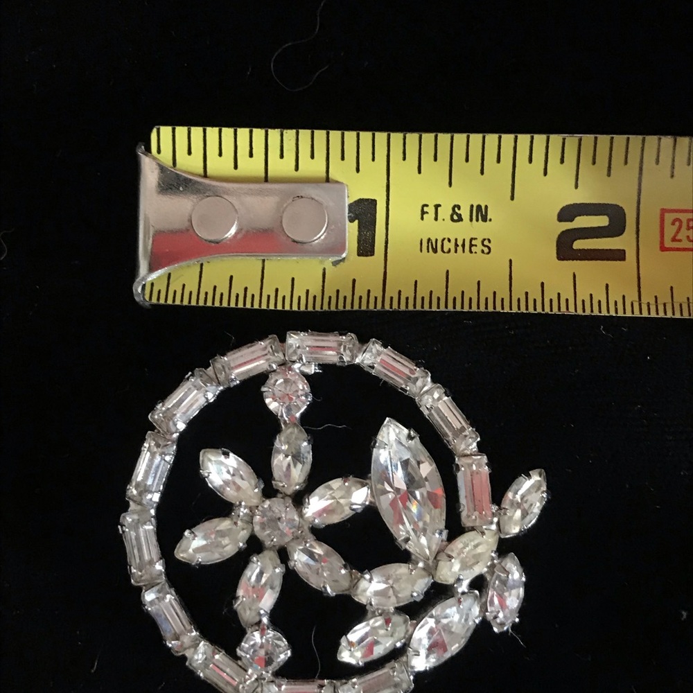 Rhinestone Flower Pin - Picture 3 of 3